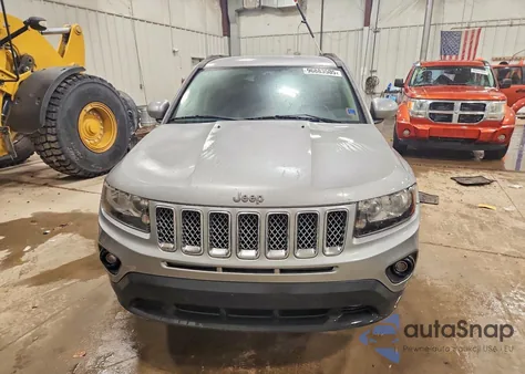 2016 Jeep Compass Latitude из США, поврежденный, VIN 1C4NJCEA2GD784352